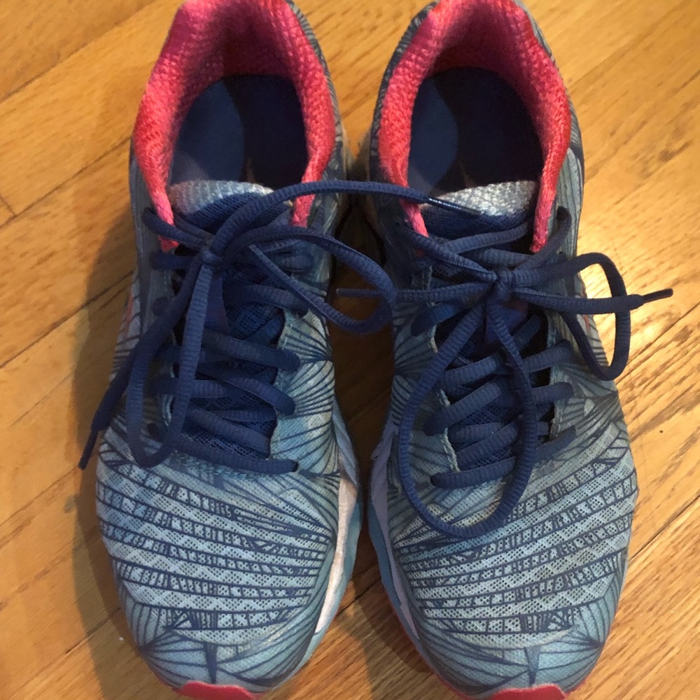 Women’s Running Shoes-Mizuno